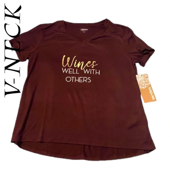 Sendara Maroon V-Neck says: WINES WELL WITH OTHERS​ - Picture 1 of 1